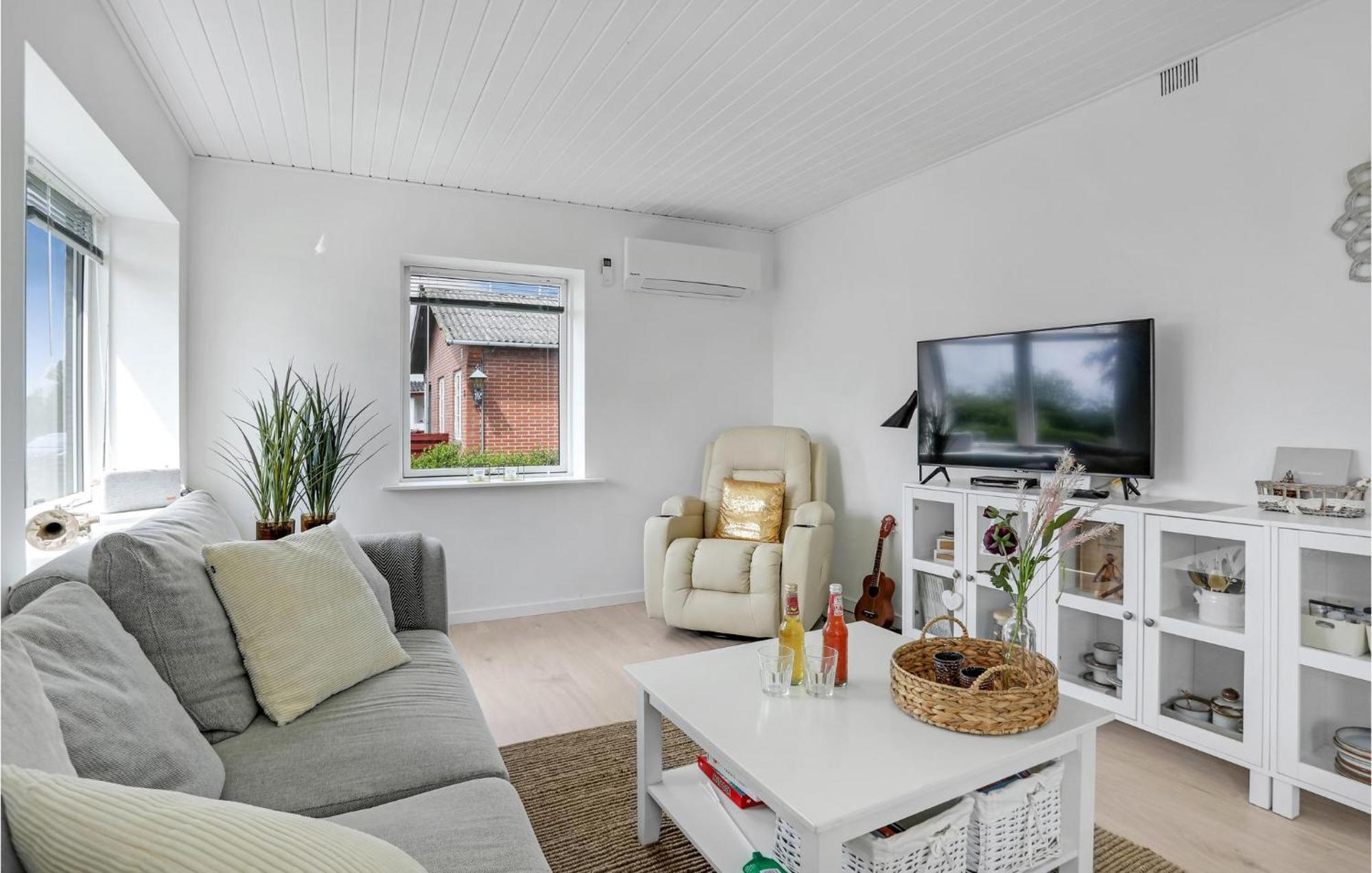 Beautiful Home In Ronne With House A Panoramic View エクステリア 写真